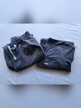 Small Men's FIGS Charcoal Set